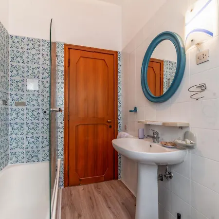 Casa Giuli - Metro Jonio * Rom