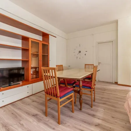 Casa Giuli - Metro Jonio Rom